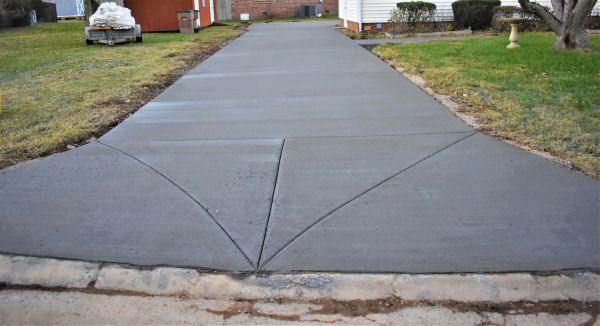 Apron Pouring in Michigan City